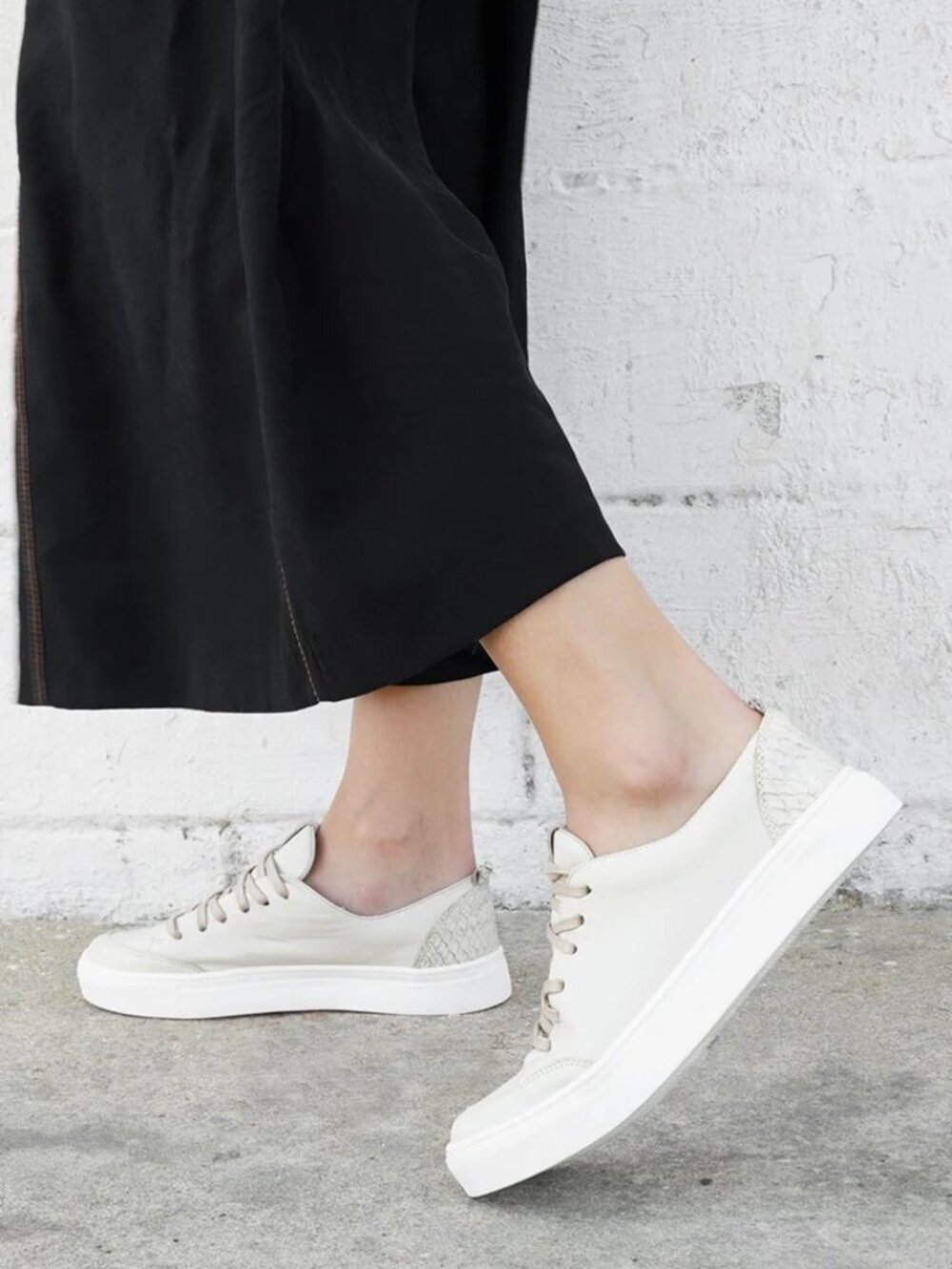 KAANAS Paris Low Top White Leather Sneaker 9